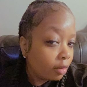 Meet your Posher, Mia